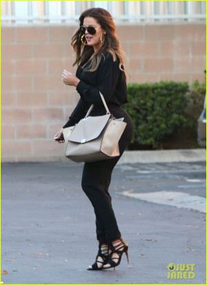 kim kardashian clarifies her tweet says she wasnt throwing shade at ...