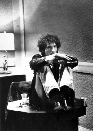Act Classy’s Top 17 Bob Dylan Quotes That Bob Dylan Never Said!