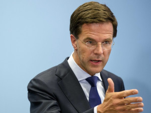 Malaysia Airlines: Dutch premier decries 'utterly disrespectful ...