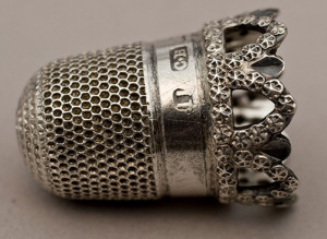 1905 pretty antique silver thimble