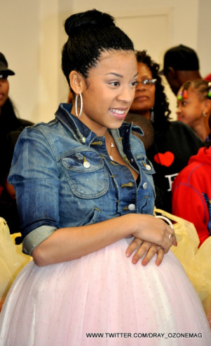 Singer Keyshia Cole is about to pop! The singer was spotted over the ...