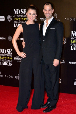 Ludwika Paleta Y Emiliano Salinas En La Alfombra Roja De Película