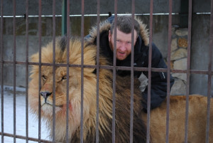Zookeeper Will Live In Lion Cage, Safety Not One Of His Concerns