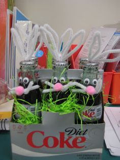 great gift for a teacher or coworker! How simple and cute is this?!