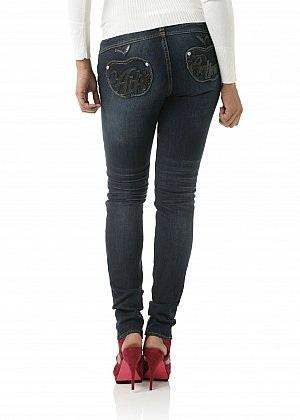 Apple Bottom Jeans Cake