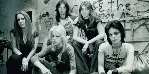 Murió Kim Fowley, el “creador” de las Runaways