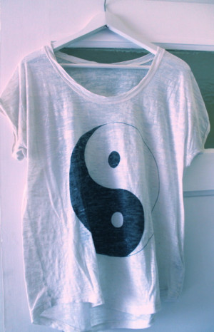 fashion hippie hipster indie t-shirt urban outfitters ying and yang