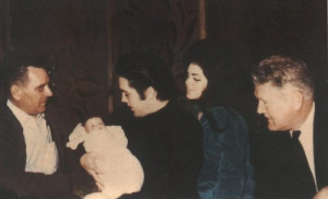 Lovely-family-priscilla-presley-and-lisa-marie-presley-25042971-500 ...