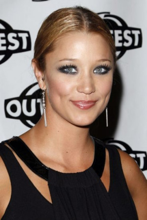 Kristen Renton Picture 10