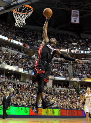 Dwyane Wade Alley Oops Ball
