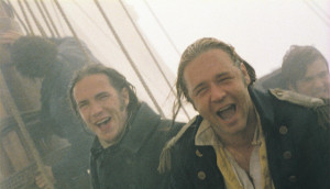 still-of-russell-crowe-and-james-darcy-in-master-and-commander-bortom ...