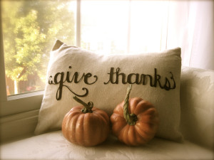Giving Thanks: Thankful Decor & Family Customs