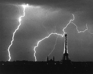 Eclairs Sur Paris Et La Tour Eiffel © André Kertész
