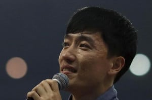 Liu Xiang tears during his retirement ceremony in Shanghai May 17 ...