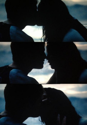 ... lawrence Josh Hutcherson Katniss peeta Catching Fire beach scene
