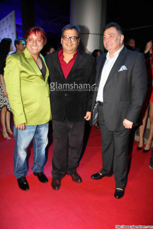 Sukhwinder singh, Subhash Ghai & Rishi Kapoor at Hard Rock Cafe launch ...