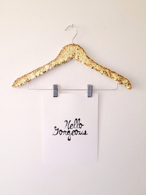 Cute hanger to hang art prints