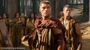 Spartacus ve agronun aynı sahnede olduğu bir resim.