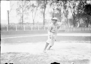 Lytle, Chicago Union Giants , pitching from the mound- 1905