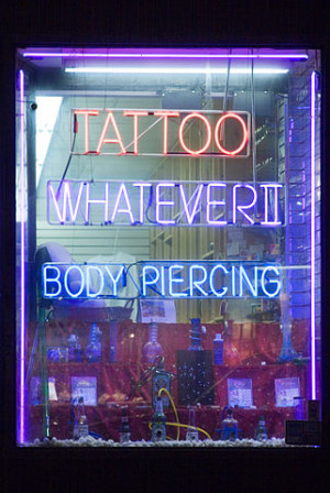 tattoo parlors in nyc village. File:NYC - Tattoo parlor shop - 0834 ...