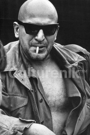 TELLY SAVALAS CIGARETTE 4 x 6 Postcard 232 331