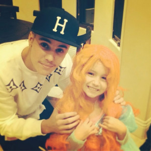 ... showing his softer side with sister Jazmyn (Justin Bieber/Instagram