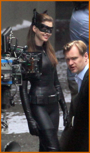 Anne Hathaway as 'Selena Kyle', aka the costumed vigilante 'Catwoman ...