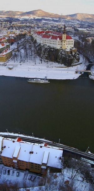 ... -quotes-and-wise-sayings.tumblr.com/ Castle of Decin in snow, Czech