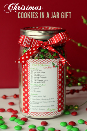 Christmas Cookies in a Jar - Cute and Easy gift idea!