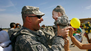 24 Must-See Photos of Soldiers Coming Home