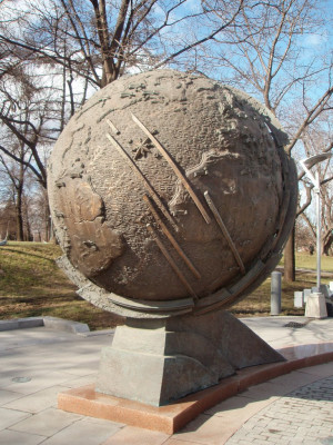 Globe with quotes of Konstantin Tsiolkovsky