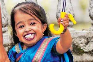 Jyoti Amge has entered the Bigg Boss house after the ouster of Imam ...