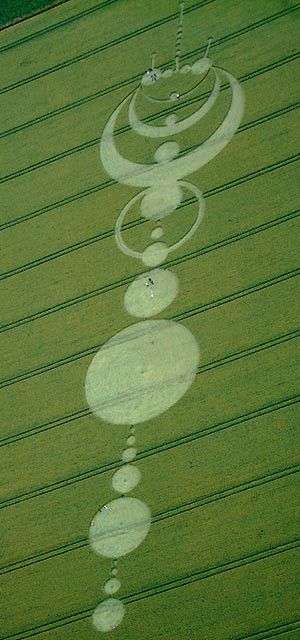 As an aside, here's another crop circle pic. I really like this design ...