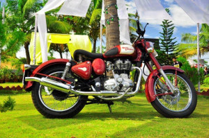 for more info, please visit : http://www.royalenfield.com/Ridermania ...