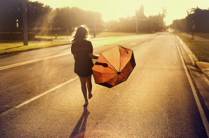 Let's walk in the rain together.