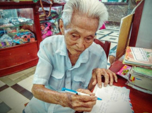 Mr Duong Van Ngo Picture of Central Post Office Ho Chi Minh City