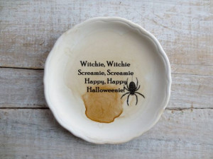 ... Halloween Sign / Vintage Spider // Quote // by SweetMeas, $25.00