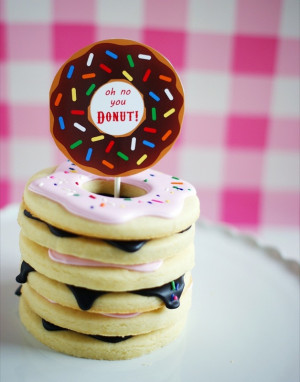 She even has mini donut hole towers! Oh no she ‘DONUT’!  …oh ...