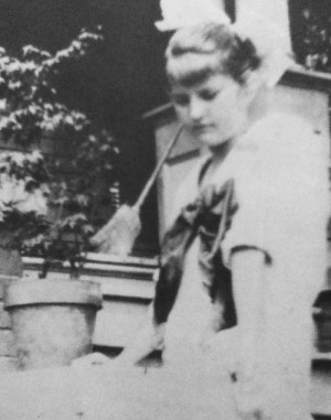 Zelda Fitzgerald (then Zelda Sayre) photographed at her home in ...