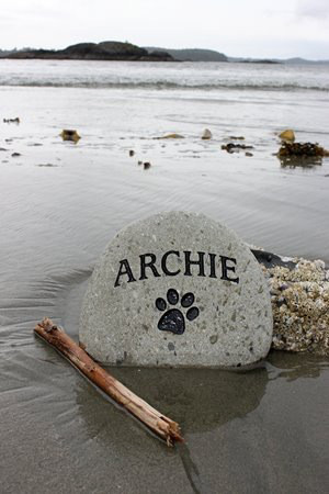 Custom Cat Grave Markers & Rocks | Dog Memorial Stones | Pet Plaques