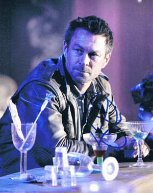 Grant Bowler Signed Photo