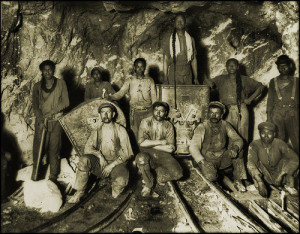 Black-Chinese-White-Laborers-In-A-Gold-Mine-In-South-Africa.jpg