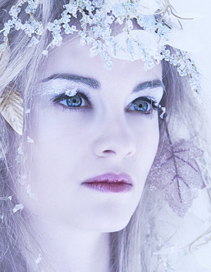 ... Ice Queen wear? Crystals? Pearls? Gemstones? Or our favorite, Seed