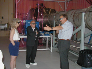 Fred Raab showing Wheeler and Kip Thorne's wife Carolee the interior ...
