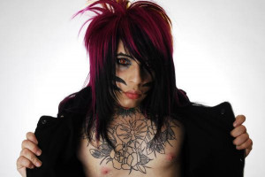 Dahvie-Vanity-3-blood-on-the-dance-floor-17867065-600-401.jpg