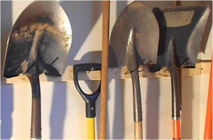 diy garden tool storage rack