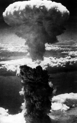 Pilot who dropped atomic bomb on Hiroshima dies with no regrets | Mail ...