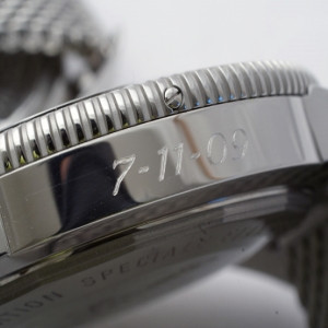 ... ://www.ehow.com/info_10056477_romantic-engraving-ideas-watches.html