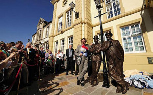 Ken Dodd unveils the statue of Laurel and Hardy in Ulverston, Cumbria ...