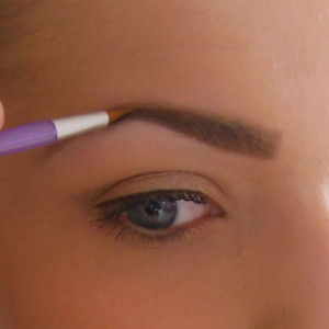 Step by step to the perfect brow arch